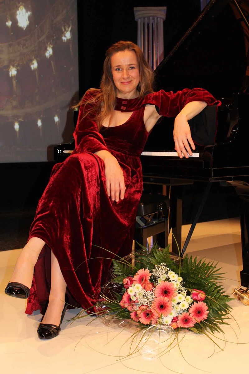 Romantischer Klavierabend mit Erika le Roux in der Villa Weigert, Hohen Neuendorf Romantischer Klavierabend mit Erika le Roux in der Villa Weigert, Hohen Neuendorf