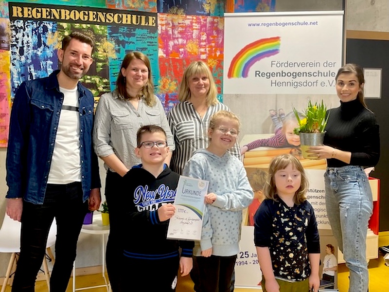 11. Town & Country Stiftungspreis: 1.111 Euro für die „Regenbogenschule Hennigsdorf“, Hohen Neuendorf 11. Town & Country Stiftungspreis: 1.111 Euro für die „Regenbogenschule Hennigsdorf“, Hohen Neuendorf